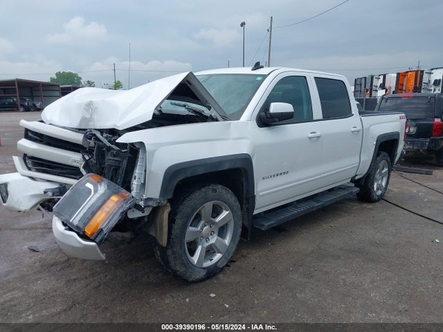 Chevrolet Silverado 1500 2lt 2018 3GCUKREC7JG523225 Image 2