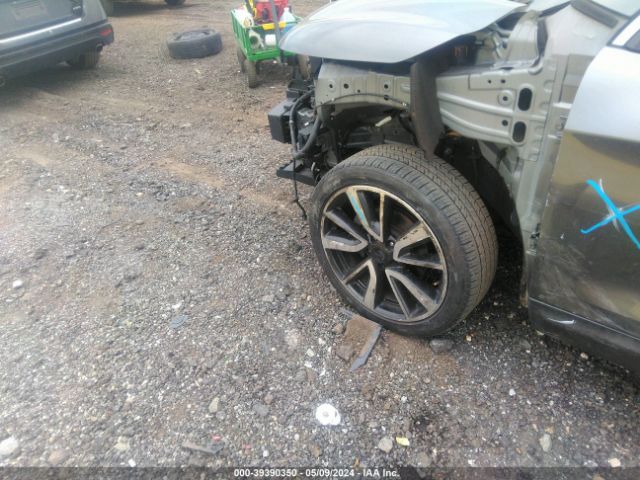 JN1BJ1CR8HW140377 Nissan Rogue Sport Sl