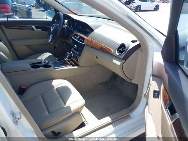 WDDGF4HB3EG221915 Mercedes-Benz C 250 Luxury/sport