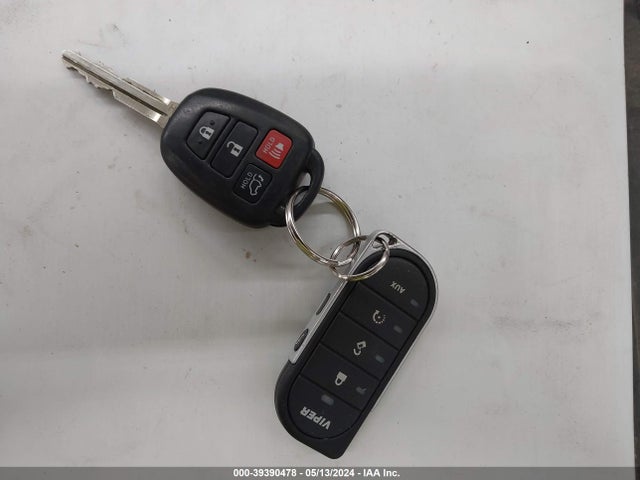 Toyota Rav4 Xle 2016 JTMRFREV3GJ086732 Image 11
