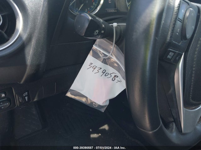 Toyota COROLLA SE 2018 5YFBURHEXJP823107 Image 17