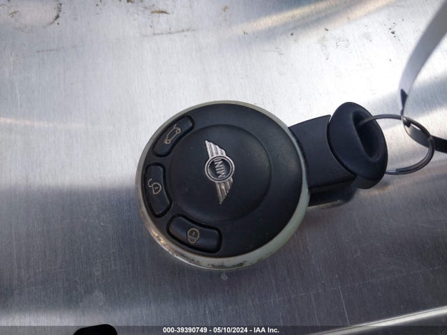 2008 MINI COOPER S CLUBMAN WMWMM33538TP87869 Photo 10