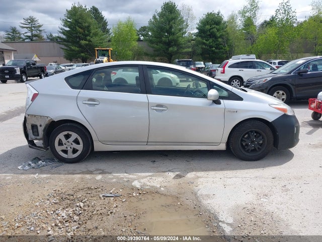 Toyota Prius Two 2015 JTDKN3DU1F1962447 Image 13