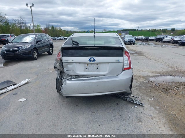 Toyota Prius Two 2015 JTDKN3DU1F1962447 Image 16