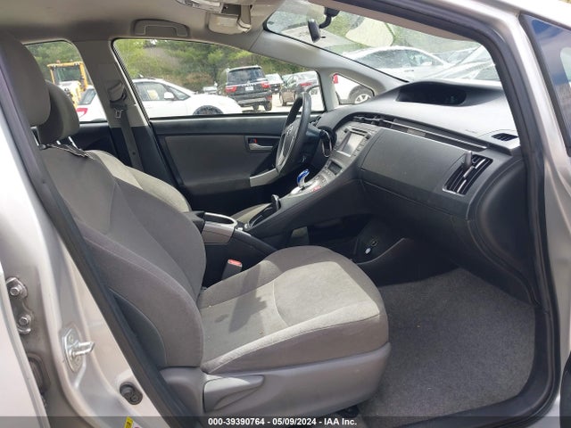 Toyota Prius Two 2015 JTDKN3DU1F1962447 Image 5