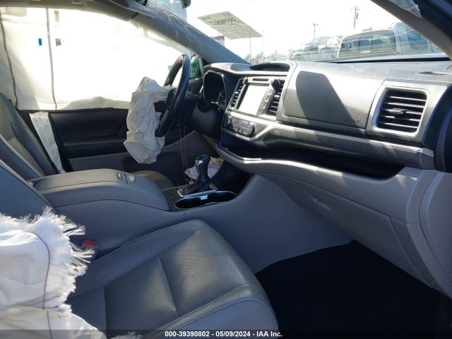 Toyota Highlander Limited Platinum 2018 5TDDZRFHXJS804054 Image 5