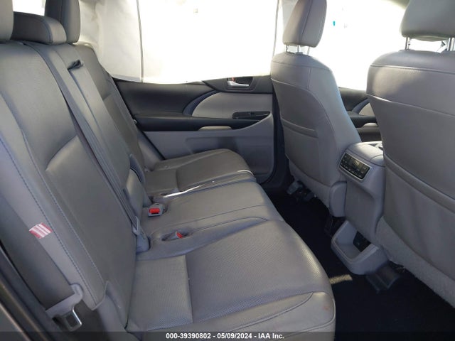Toyota Highlander Limited Platinum 2018 5TDDZRFHXJS804054 Image 8