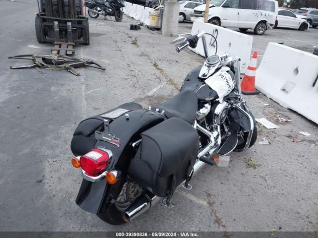 2020 HARLEY-DAVIDSON FLHC 1HD1YAJ22LB025928 Photo 3
