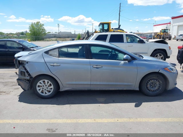 Hyundai ELANTRA SE 2017 5NPD74LF1HH158737 Image 13