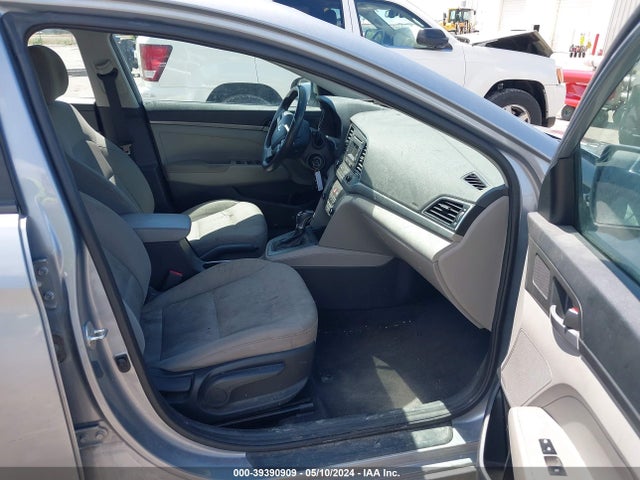 Hyundai ELANTRA SE 2017 5NPD74LF1HH158737 Image 5