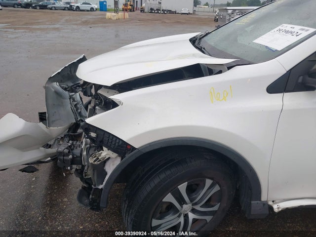 Toyota RAV4 LE 2016 2T3ZFREV2GW290780 Image 18