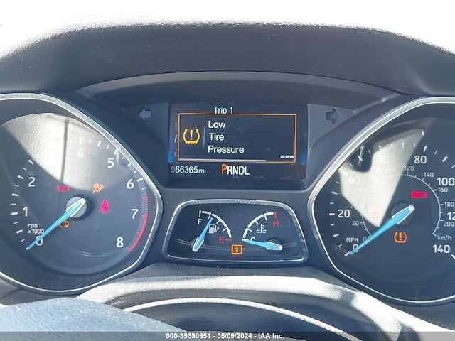 Ford FOCUS S 2018 1FADP3E26JL313231 Image 7