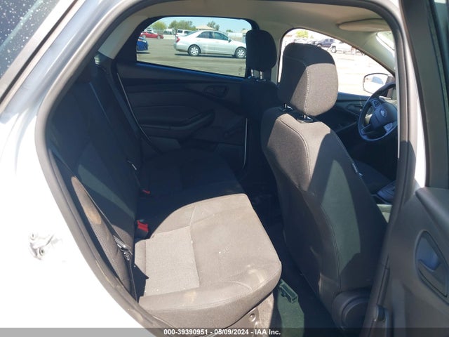 Ford FOCUS S 2018 1FADP3E26JL313231 Image 8