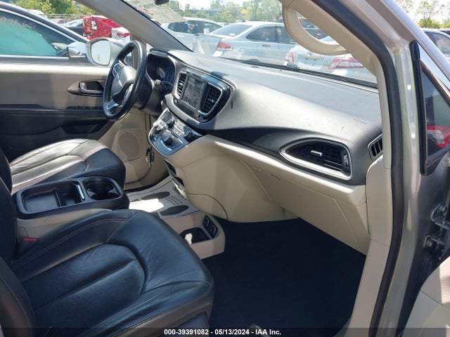 2C4RC1BG3LR285852 Chrysler Pacifica Touring L