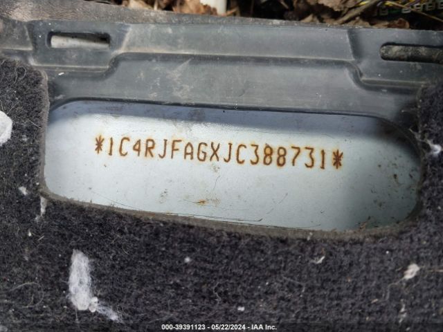1C4RJFAGXJC388731 Jeep Grand Cherokee Altitude 4x4