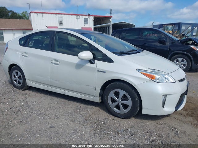 Toyota Prius Three 2015 JTDKN3DU7F1931848 Image 1