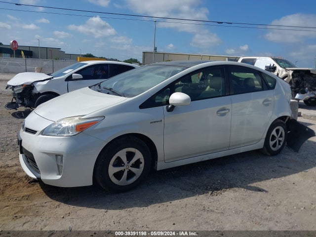 Toyota Prius Three 2015 JTDKN3DU7F1931848 Image 14