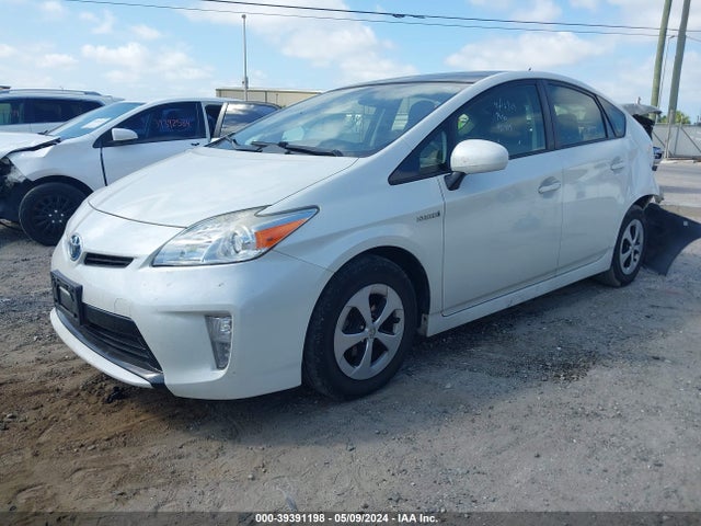 Toyota Prius Three 2015 JTDKN3DU7F1931848 Image 2