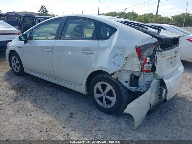 Toyota Prius Three 2015 JTDKN3DU7F1931848 Image 3