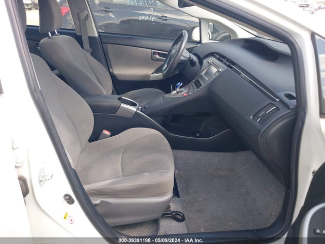 Toyota Prius Three 2015 JTDKN3DU7F1931848 Image 5