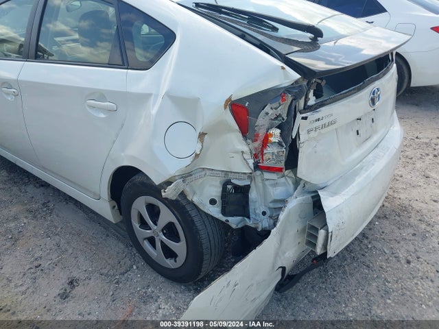 Toyota Prius Three 2015 JTDKN3DU7F1931848 Image 6