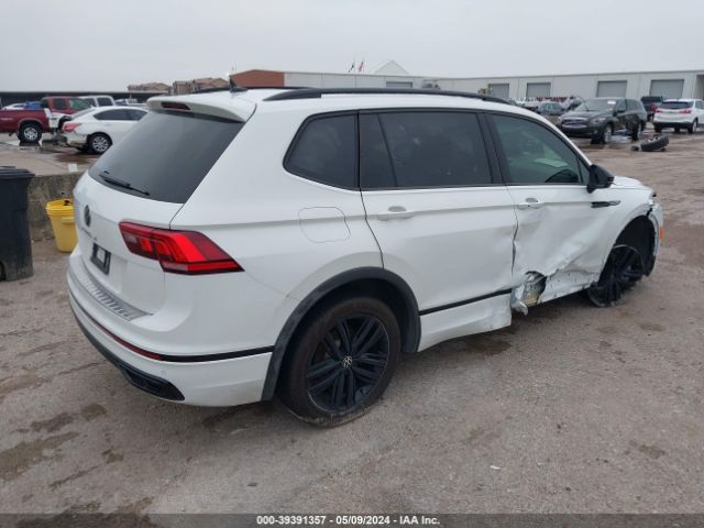 3VVCB7AX8NM040215 Volkswagen Tiguan 2.0t Se R-line Black