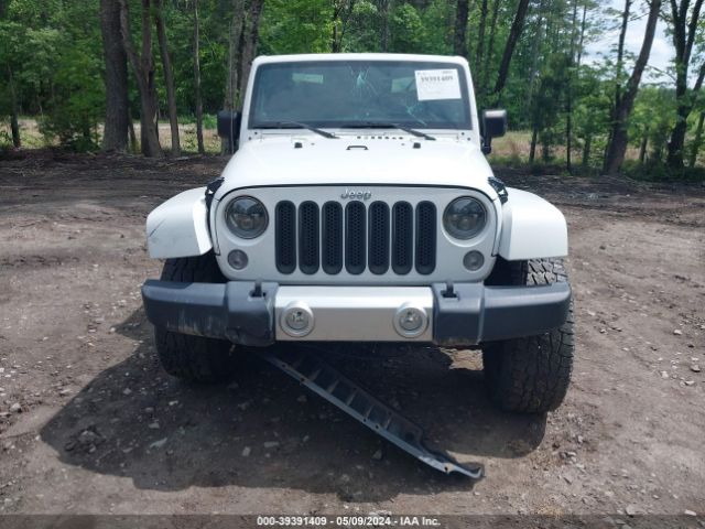 1C4BJWEG8EL258898 Jeep Wrangler Unlimited Sahara