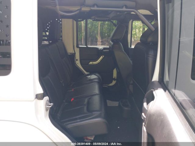 1C4BJWEG8EL258898 Jeep Wrangler Unlimited Sahara