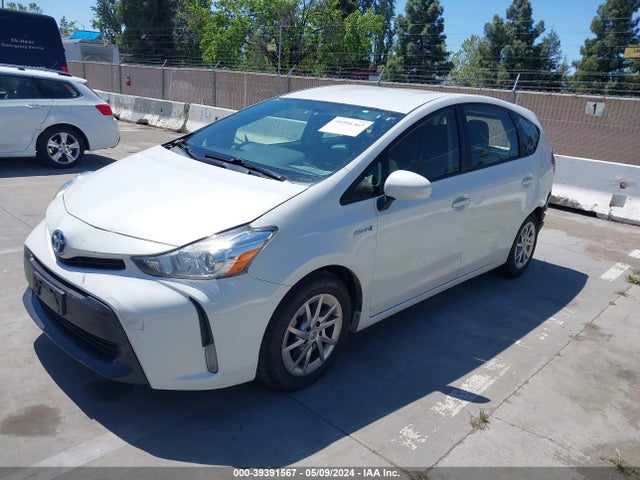 Toyota Prius V Four 2017 JTDZN3EU2HJ056467 Image 2