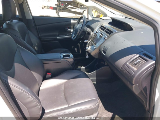Toyota Prius V Four 2017 JTDZN3EU2HJ056467 Image 5