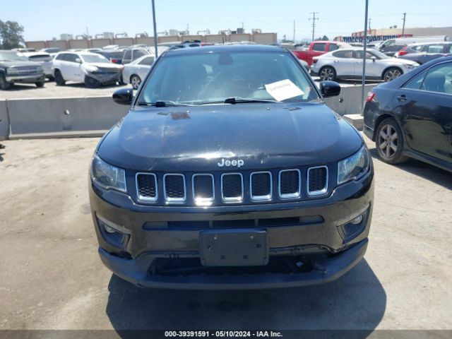 3C4NJCBB0JT466468 Jeep Compass Latitude Fwd