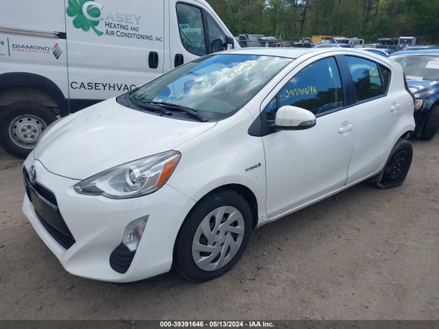 Toyota Prius C Two 2016 JTDKDTB36G1139172 Image 2
