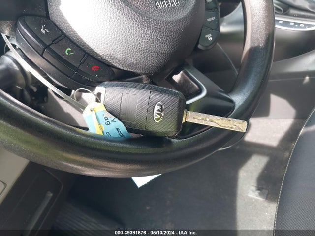 KIA SOUL + 2016 KNDJP3A59G7256800 Image 11