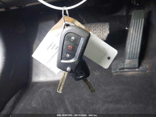 Toyota RAV4 LE 2019 JTMH1RFV7KJ007970 Image 11