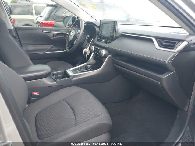 Toyota RAV4 LE 2019 JTMH1RFV7KJ007970 Image 5