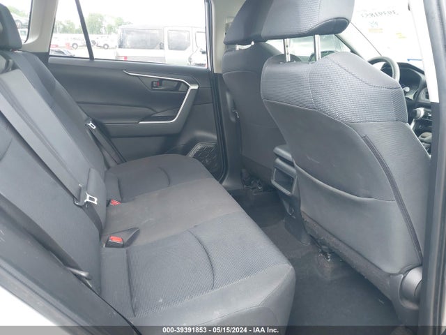 Toyota RAV4 LE 2019 JTMH1RFV7KJ007970 Image 8