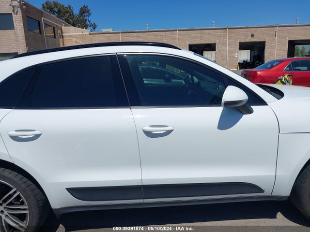 Porsche Macan 2019 WP1AA2A58KLB07353 Image 14