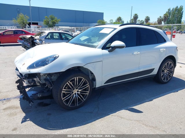 2019 PORSCHE MACAN WP1AA2A58KLB07353 Photo 1
