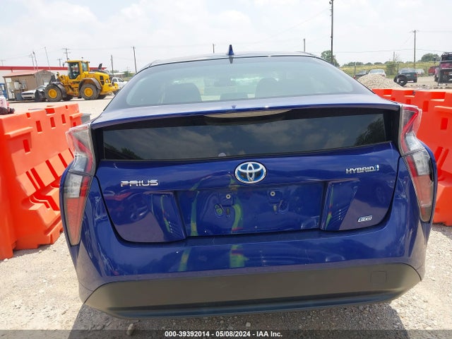Toyota Prius Two Eco 2018 JTDKARFU8J3548994 Image 16
