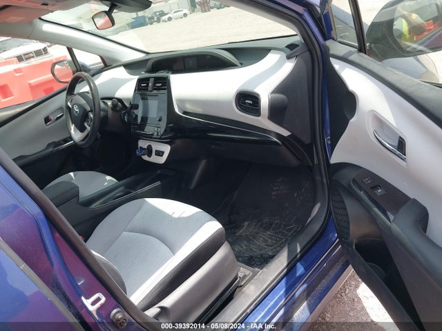 Toyota Prius Two Eco 2018 JTDKARFU8J3548994 Image 8