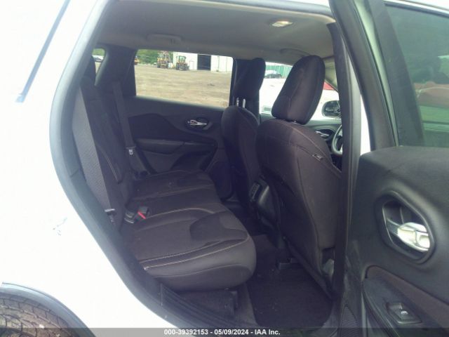 1C4PJLCBXFW663060 Jeep Cherokee Latitude
