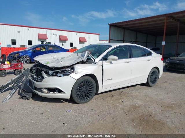Ford Fusion Hybrid Titanium 2017 3FA6P0RU2HR360268 Image 2