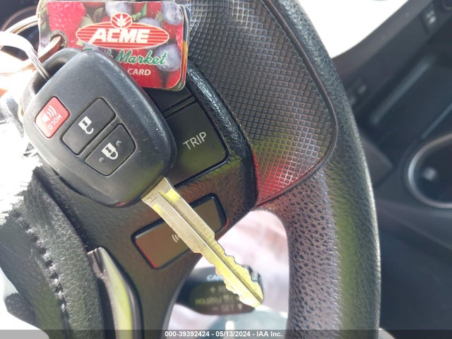 Toyota RAV4 LE 2017 JTMBFREV5HJ131334 Image 11