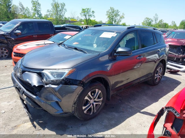 Toyota RAV4 LE 2017 JTMBFREV5HJ131334 Image 2