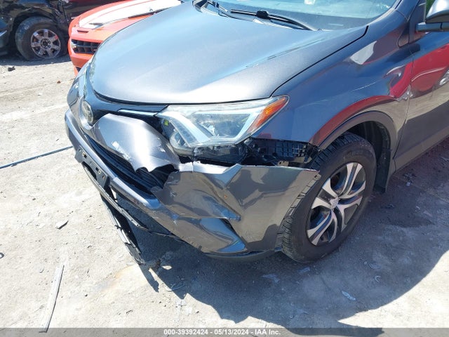 Toyota RAV4 LE 2017 JTMBFREV5HJ131334 Image 6