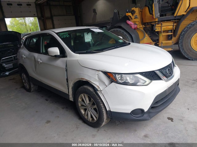 2018 JN1BJ1CR3JW262358 main image