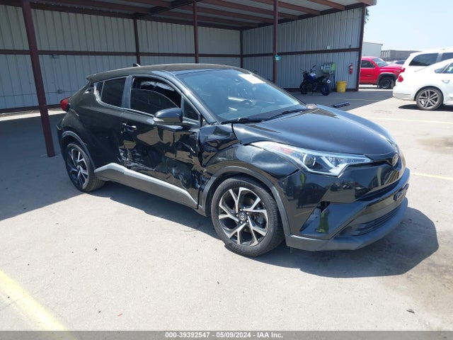 Toyota C-HR XLE 2018 NMTKHMBX1JR055167 main image