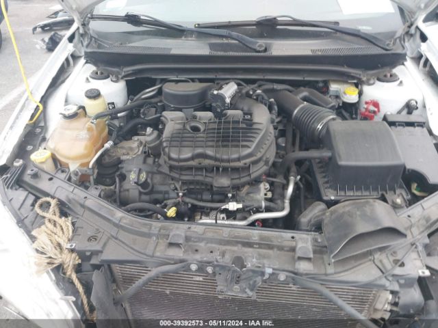 1C3CCBAG9EN194585 Chrysler 200 LX