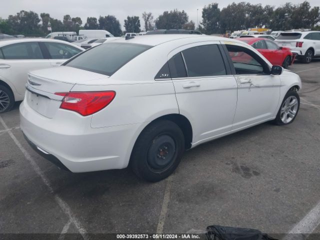 1C3CCBAG9EN194585 Chrysler 200 LX