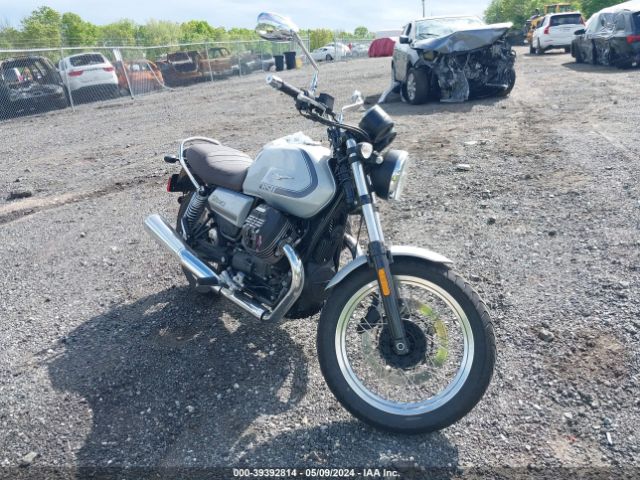 2021 MOTO GUZZI V7 ZGUKZUB0XMM000053